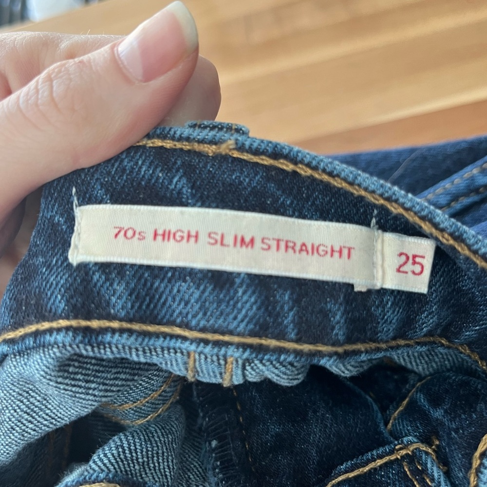 Levi’s 70s slim straight blue jeans